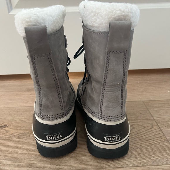 Sorel Caribou Boot - Shale/stone color Size 8 women’s - Picture 7 of 8